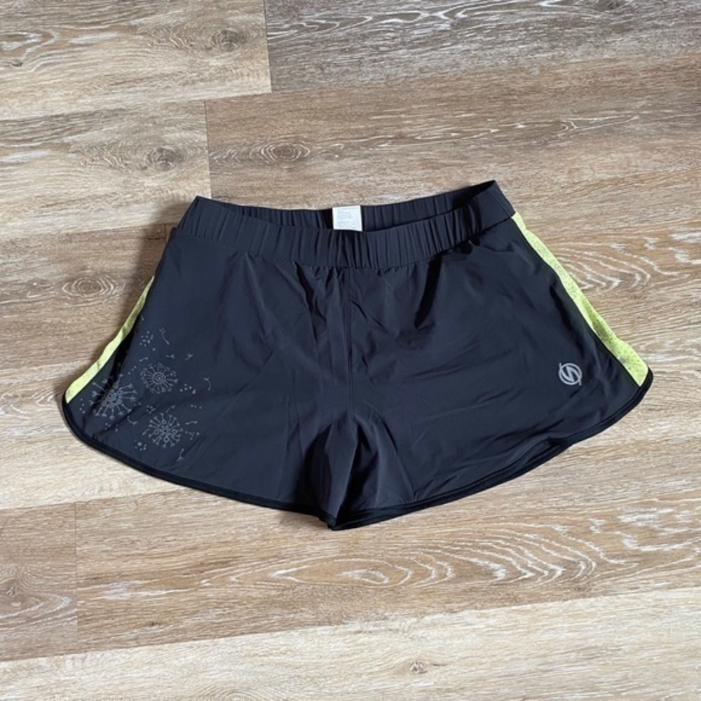 IllumiNite running shorts